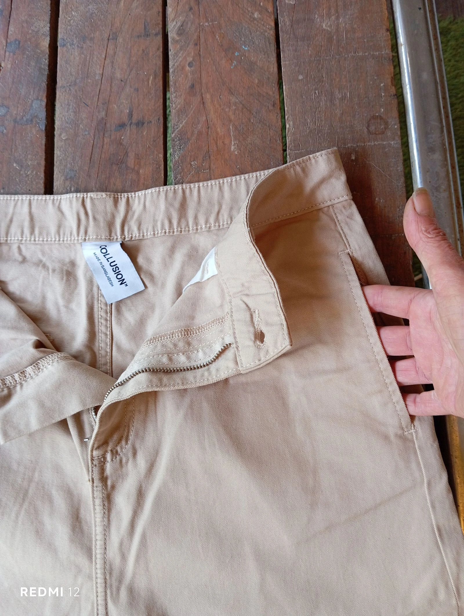 Beige Collusion Bermudas – Boyish Style / Unisex – Size 28 – photo 2